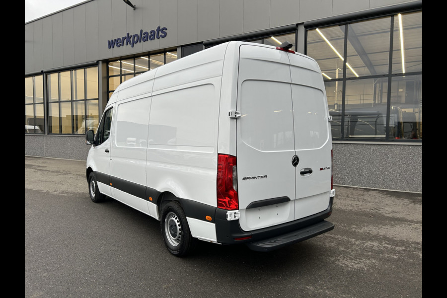 Mercedes-Benz Sprinter 317 CDI L2 H2 MBUX / Navigatie / Camera / Parkeersensoren / Cruise control / Airco / 270 Graden achterdeuren