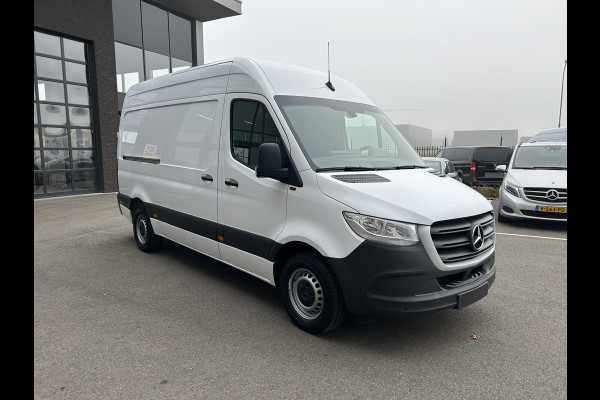 Mercedes-Benz Sprinter 317 CDI L2 H2 MBUX / Navigatie / Camera / Parkeersensoren / Cruise control / Airco / 270 Graden achterdeuren