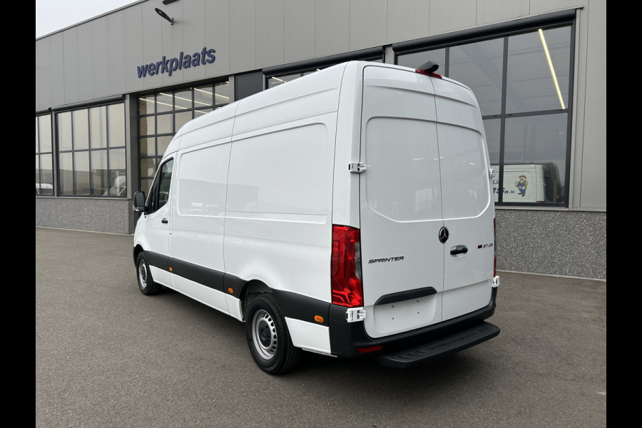 Mercedes-Benz Sprinter 317 CDI L2 H2 MBUX / Navigatie / Camera / Parkeersensoren / Cruise control / Airco / 270 Graden achterdeuren