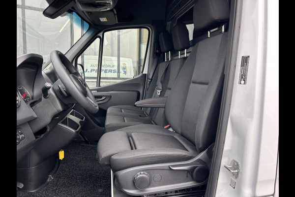 Mercedes-Benz Sprinter 317 CDI L2 H2 MBUX / Navigatie / Camera / Parkeersensoren / Cruise control / Airco / 270 Graden achterdeuren