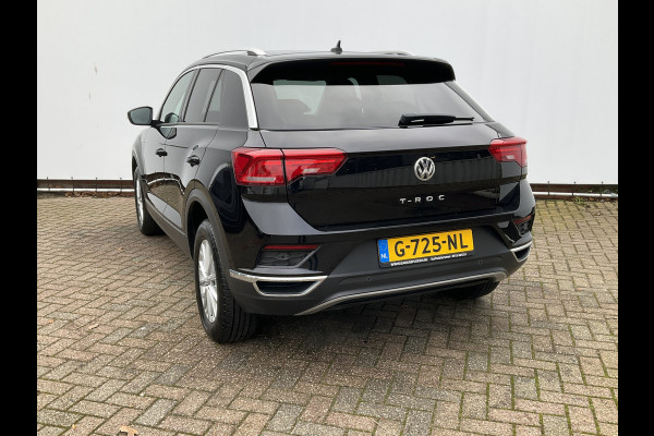 Volkswagen T-Roc 1.5 TSI Style Automaat Pano.dak Adap.Cruise Trekhaak Digitaal Vol Opties!