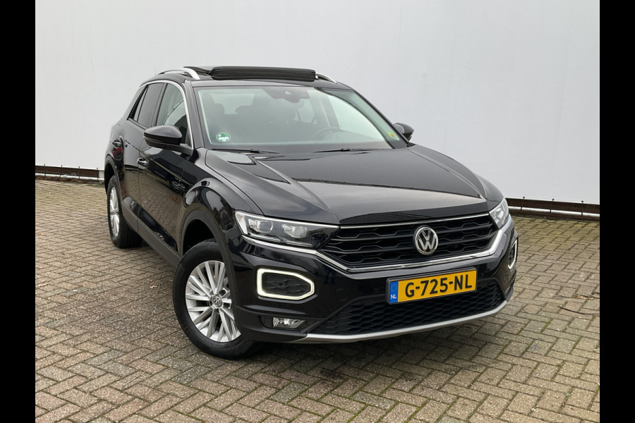 Volkswagen T-Roc 1.5 TSI Style Automaat Pano.dak Adap.Cruise Trekhaak Digitaal Vol Opties!