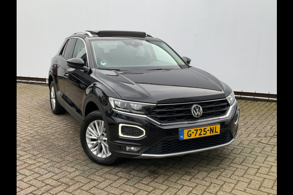 Volkswagen T-Roc 1.5 TSI Style Automaat Pano.dak Adap.Cruise Trekhaak Digitaal Vol Opties!