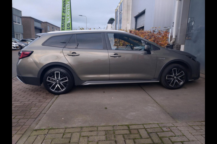 Toyota Corolla Touring Sports 2.0 Hybrid Trek