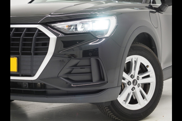 Audi Q3 45 TFSI e edition | Panoramadak | Leder | Keyless | Carplay | Dodehoekdetectie