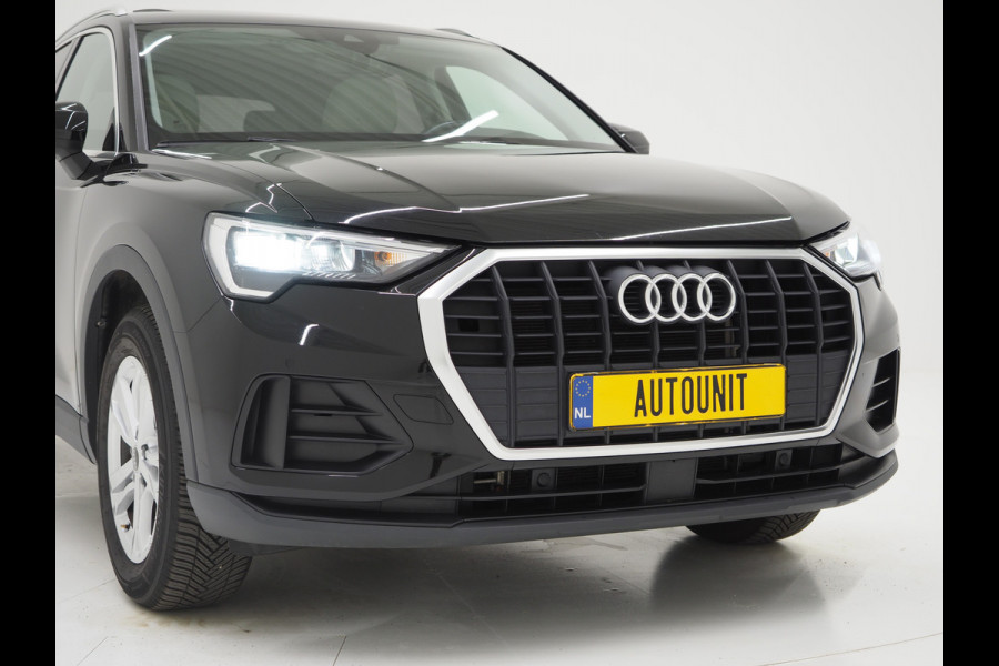 Audi Q3 45 TFSI e edition | Panoramadak | Leder | Keyless | Carplay | Dodehoekdetectie