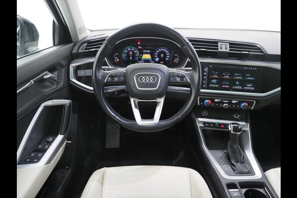 Audi Q3 45 TFSI e edition | Panoramadak | Leder | Keyless | Carplay | Dodehoekdetectie