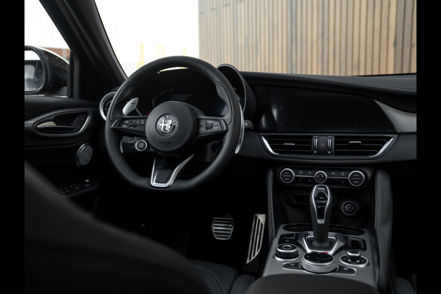 Alfa Romeo Giulia 2.2 JTDM 240pk Veloce | Full option | Panoramadak | Matrix-led | H&K Hifi | Carplay