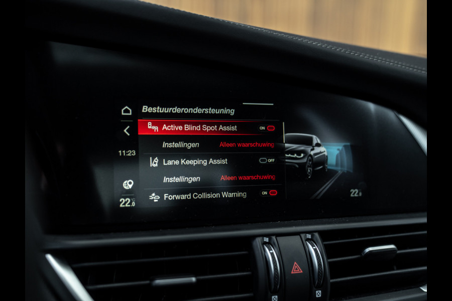 Alfa Romeo Giulia 2.2 JTDM 240pk Veloce | Full option | Panoramadak | Matrix-led | H&K Hifi | Carplay