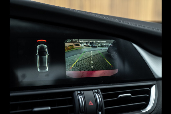 Alfa Romeo Giulia 2.2 JTDM 240pk Veloce | Full option | Panoramadak | Matrix-led | H&K Hifi | Carplay