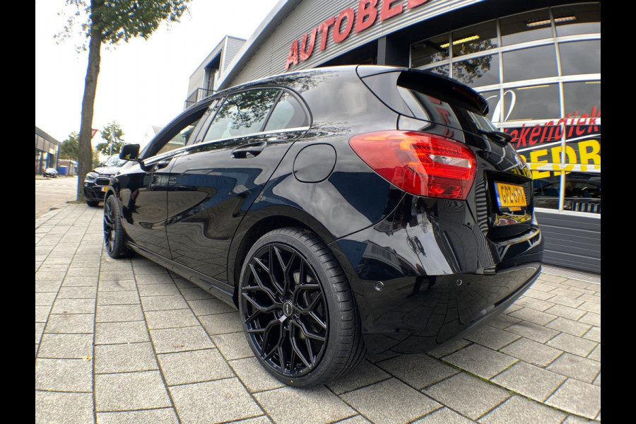 Mercedes-Benz A-Klasse 180 URBAN BlueEFFICIENCY I Navigatie I Airco I PDC I 1/2 Leer I 19 inch Sport velgen I Dealer onderhouden