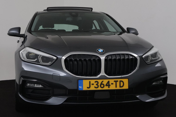 BMW 1-serie 118i Executive Edition Automaat (PANORAMADAK, NAVIGATIE, PDC, VIRTUAL, CAMERA, CRUISE, NL-AUTO, DEALER ONDERHOUDEN)