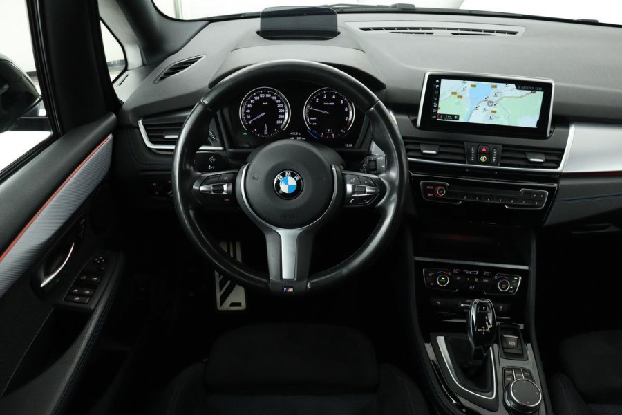 BMW 2 Serie Gran Tourer 218i M Sport | Sportstoelen | Camera | Head-Up | Full LED | Alcantara | Trekhaak | Park Assist | Climate control | PDC | Cruise control