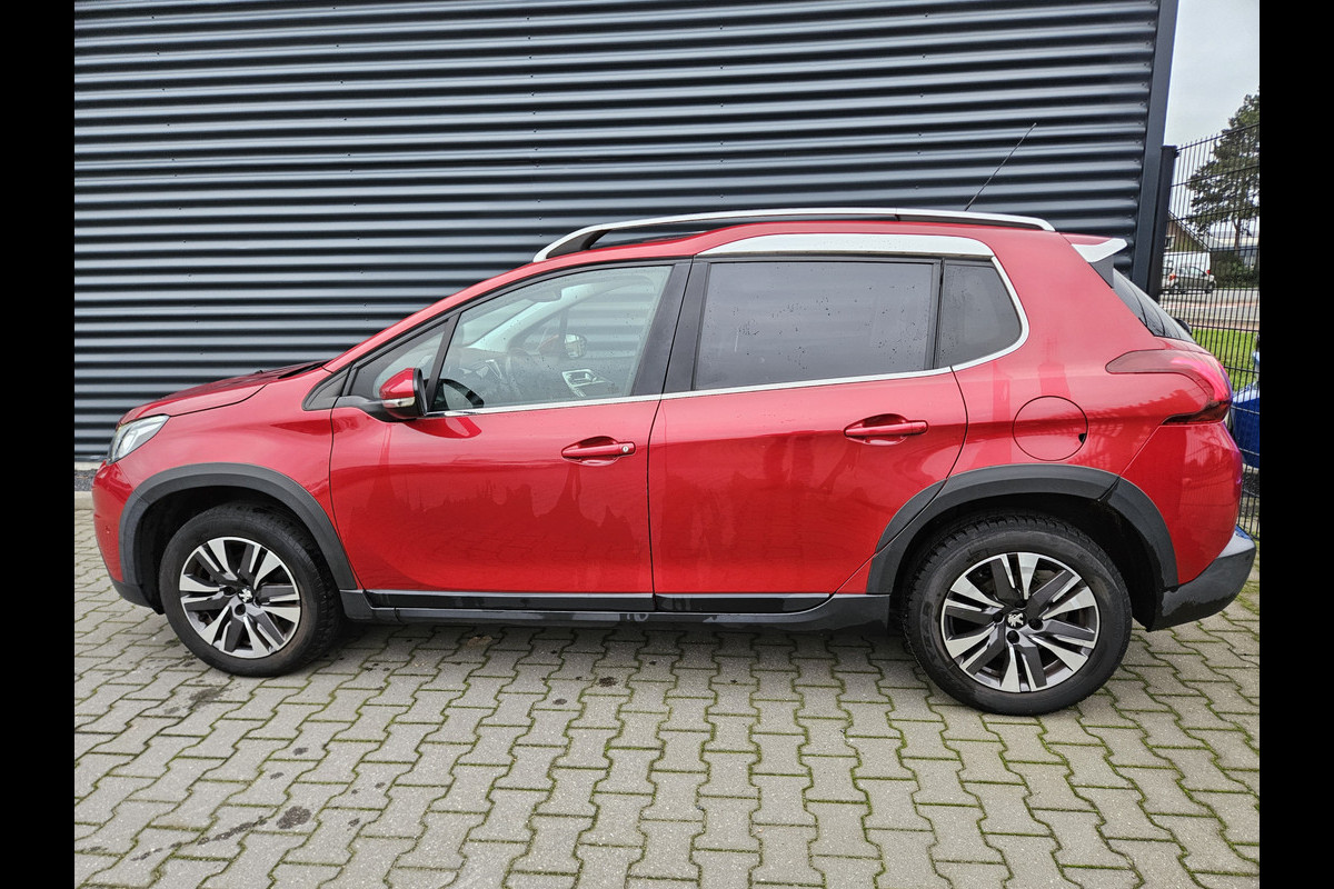 Peugeot 2008 1.2 PureTech Allure 110pk | Panodak | Trekhaak | Navi Full Map | Camera | Apple Carplay | Cruise Control |