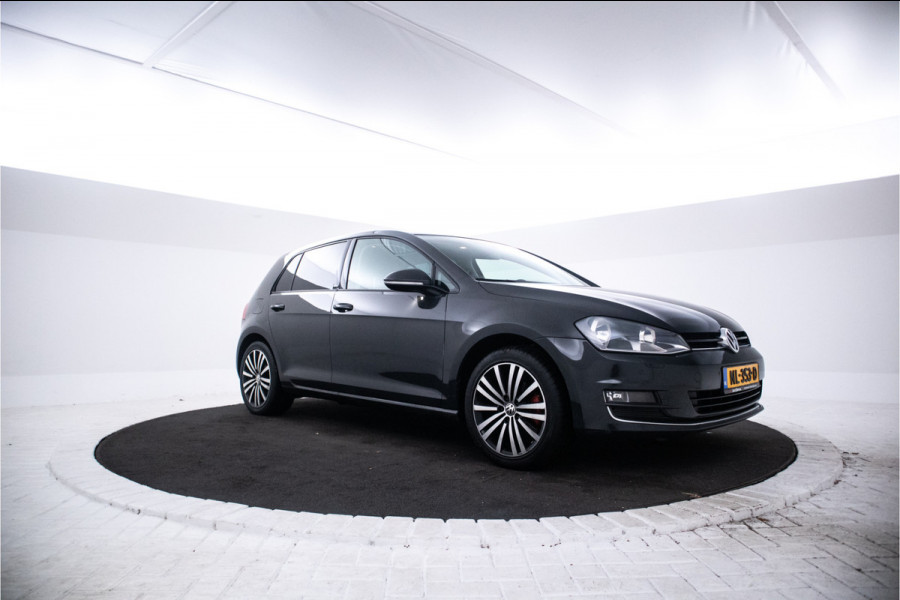 Volkswagen Golf 1.4 TSI Connected Series Cruise, Airco, Navigatie, DAB