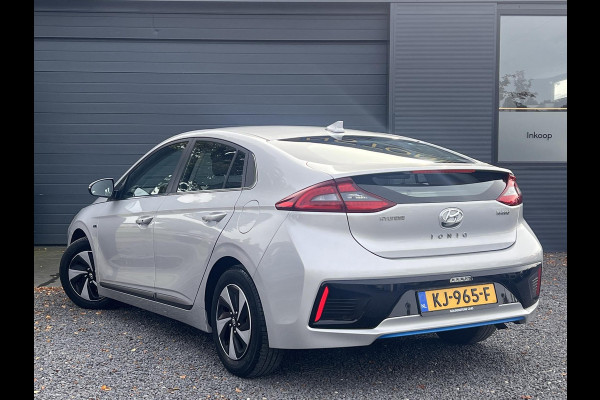 Hyundai IONIQ 1.6 GDi First Edition 2e Eigenaar,Navi,Schuifdak,Camera,Cruise,Clima,N.A.P,APK bij Aflevering