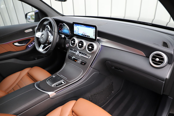 Mercedes-Benz GLC Coupé 200d AMG | 4-Matic | Aut9 | Schuifdak | Sfeerverlichting | Burmester | Multibeam | Keyles-go | Air-balance | Leder | Stoel