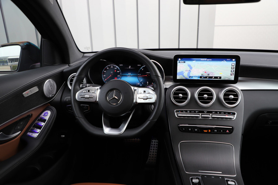 Mercedes-Benz GLC Coupé 200d AMG | 4-Matic | Aut9 | Schuifdak | Sfeerverlichting | Burmester | Multibeam | Keyles-go | Air-balance | Leder | Stoel