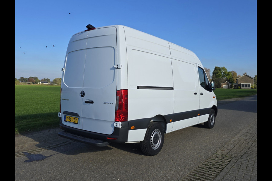 Mercedes-Benz Sprinter 317 CDI L2 H2 RWD - Euro 6 - 170 Pk - Navi - MBUX - ParkeerCamera - StoelVerwarming