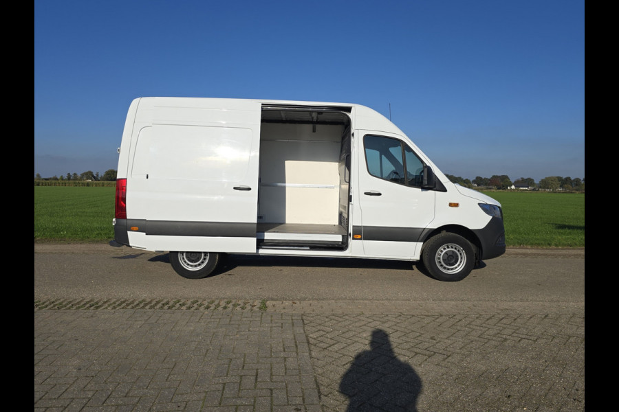 Mercedes-Benz Sprinter 317 CDI L2 H2 RWD - Euro 6 - 170 Pk - Navi - MBUX - ParkeerCamera - StoelVerwarming