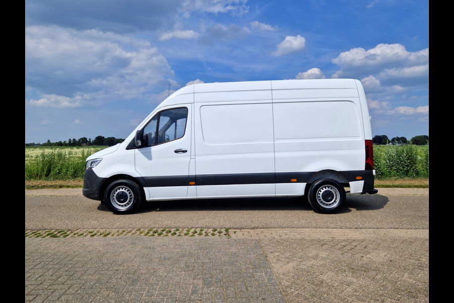 Mercedes-Benz Sprinter 211 CDI L2 H2 FWD - Euro 6 - 110 Pk - MBUX - ParkeerCamera