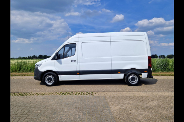 Mercedes-Benz Sprinter 211 CDI L2 H2 FWD - Euro 6 - 110 Pk - MBUX - ParkeerCamera