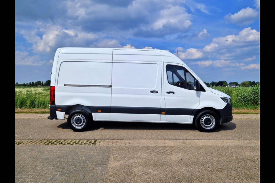 Mercedes-Benz Sprinter 211 CDI L2 H2 FWD - Euro 6 - 110 Pk - MBUX - ParkeerCamera