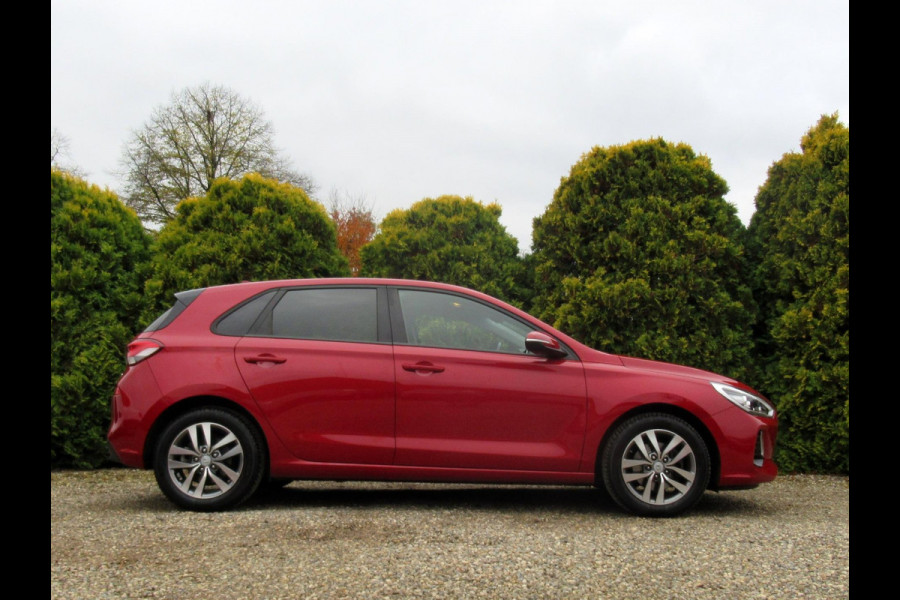 Hyundai i30 1.0 T-GDI Premium*Navi*Ecc*Camera*