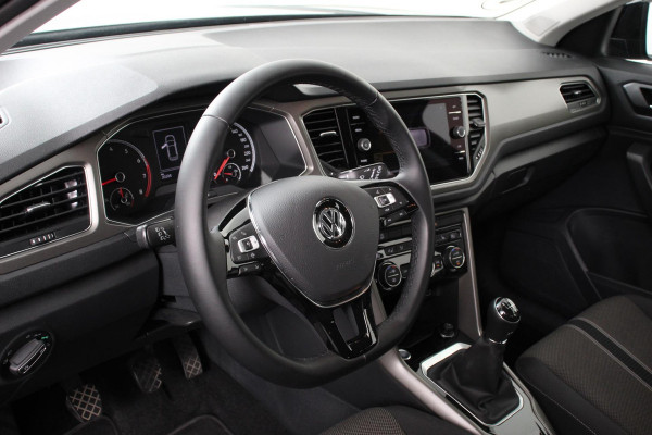 Volkswagen T-Roc 1.0 TSI Style Team | Navigatie | Climate Control | Adaptieve Cruise Control | Camera + Parkeersensoren | Electrisch bedienbare achterklep | Stoelverwarming #