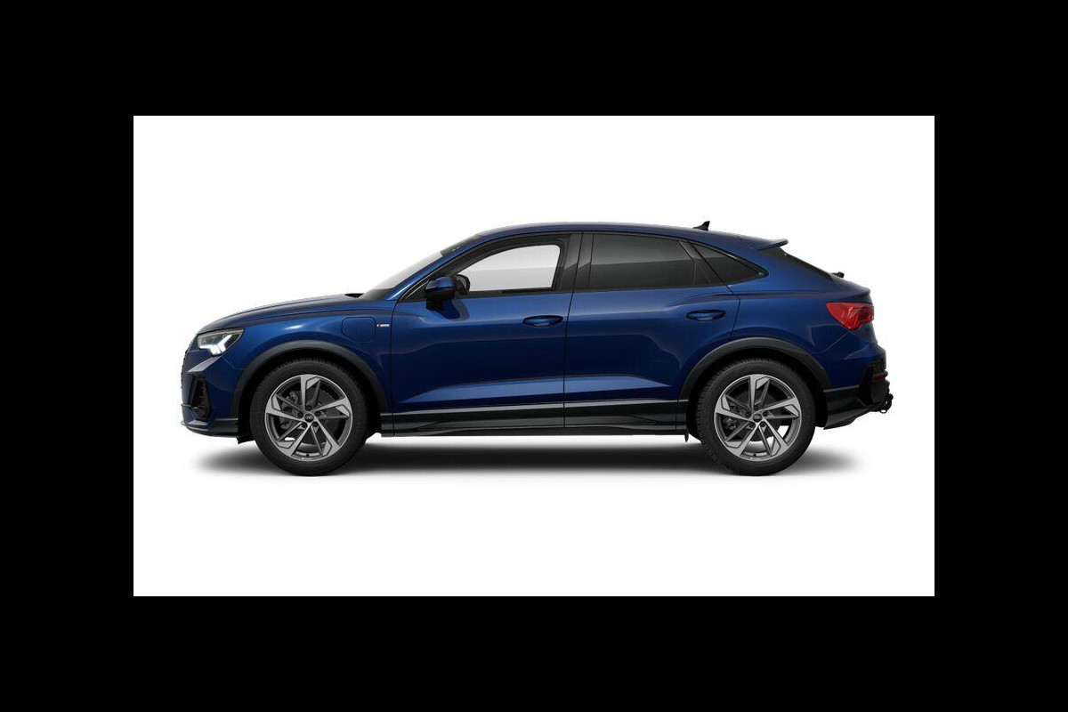 Audi Q3 Sportback 45 TFSI e S Edition 245pk | Plug in Hybrid | Komt half december binnen | Navigatie | Trekhaak | Adaptieve cruise controle | Verlengde garantie