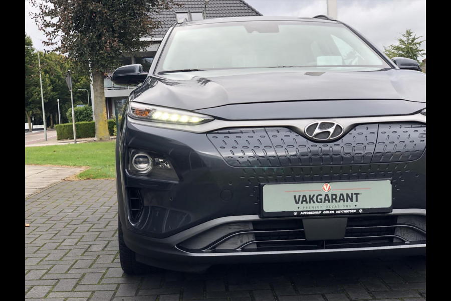 Hyundai Kona EV 64kWh 204pk Premium | Eerste eigenaar, Head up display, Parkeersensoren, Leer, Stoel + Stuurverwarming, Krell, BTW Auto