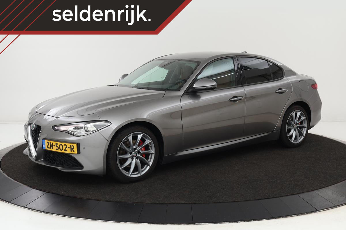 Alfa Romeo Giulia 2.2d | 97.100km NAP | Leder | Xenon | Navigatie | Alfa Romeo Giulia 2.2d | 97.100km NAP |  Leder | Xenon | Navigatie | Climate control | PDC | Cruise control | Bluetooth