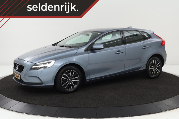 Volvo V40 2.0 D2 Nordic+ | Stoelverwarming | Navigatie | Navigatie | Trekhaak | Full LED | Standkachel | Climate control | Verwarmde voorruit