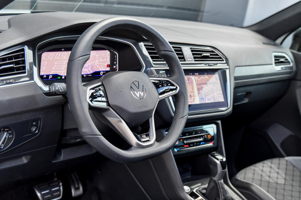 Volkswagen Tiguan 1.5 TSI R-Line. Virtual, Pano, HUD, 360, ACC, Keyless, IQ Light, Dodeh, Sfeer, 20'', Stuurvw, Carplay!