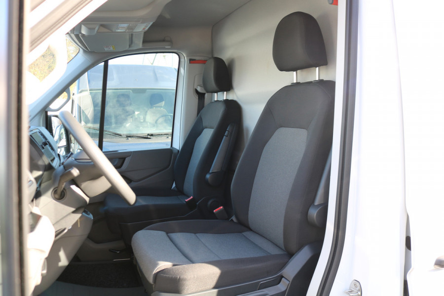 Volkswagen Crafter 2.0 TDI 177pk L4 H3 Airco Automaat Navigatie Imperiaal Trekhaak LED 2x Schuifdeur