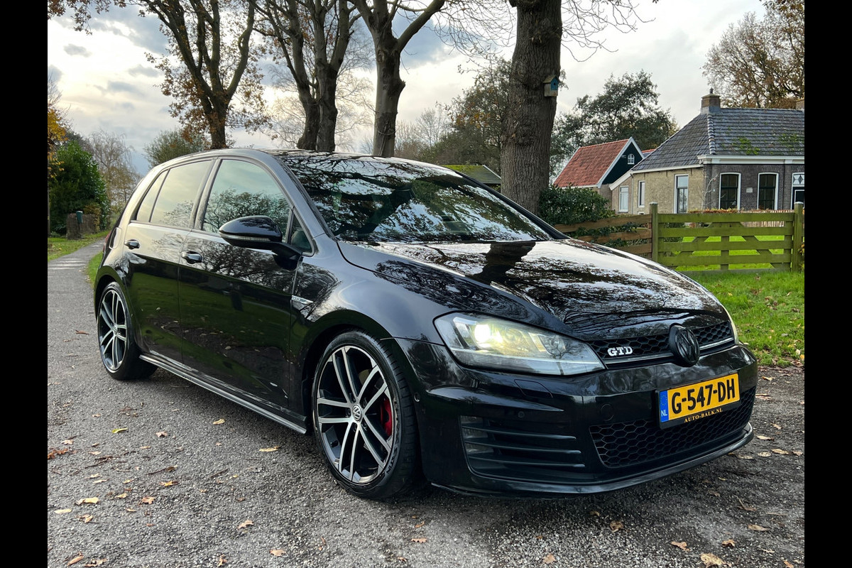 Volkswagen Golf 2.0 TDI GTD | ACC + DSG + Navi