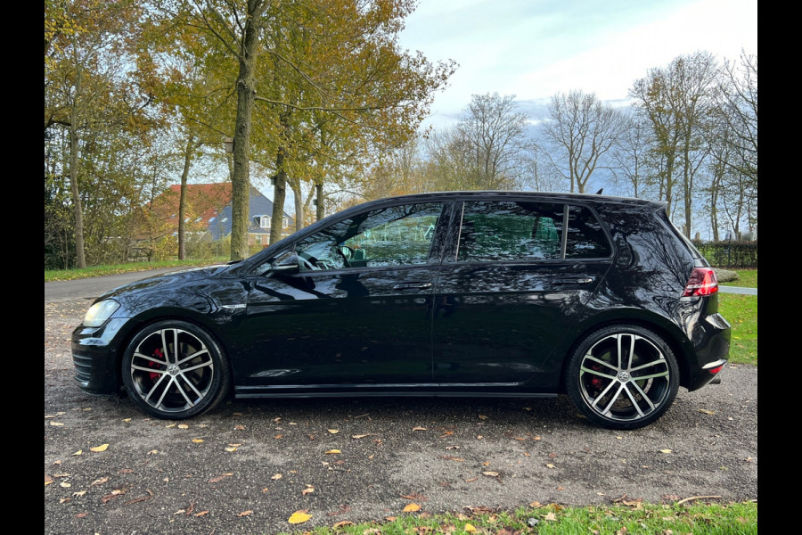 Volkswagen Golf 2.0 TDI GTD | ACC + DSG + Navi