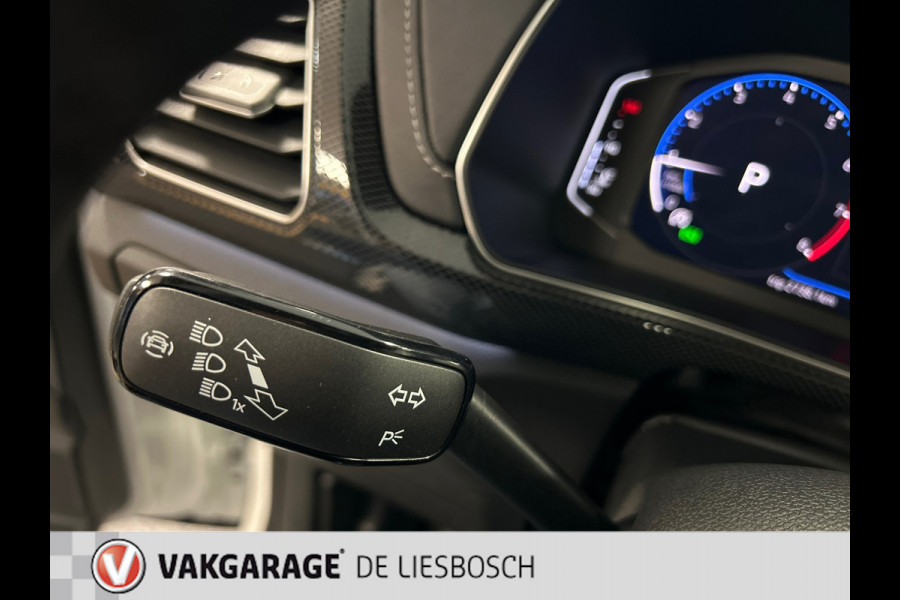 Volkswagen T-Cross 1.0 TSI R-Line,Business,IQ.,vitual cockpit,camera,clima,media