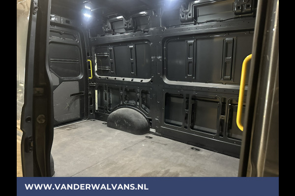 Volkswagen Crafter 2.0 TDI L3H3 L2H2 Euro6 Airco | Trekhaak | Parkeersensoren Bijrijdersbank