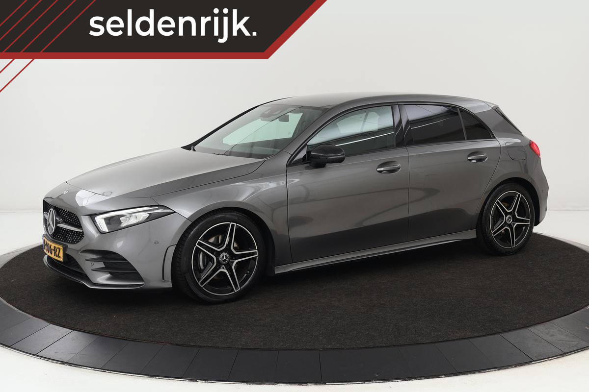 Mercedes-Benz A-Klasse 180 AMG Night | Leder/alcantara | Stoelverwarming | Sportstoelen | Sfeerverlichting | Navigatie | Full LED