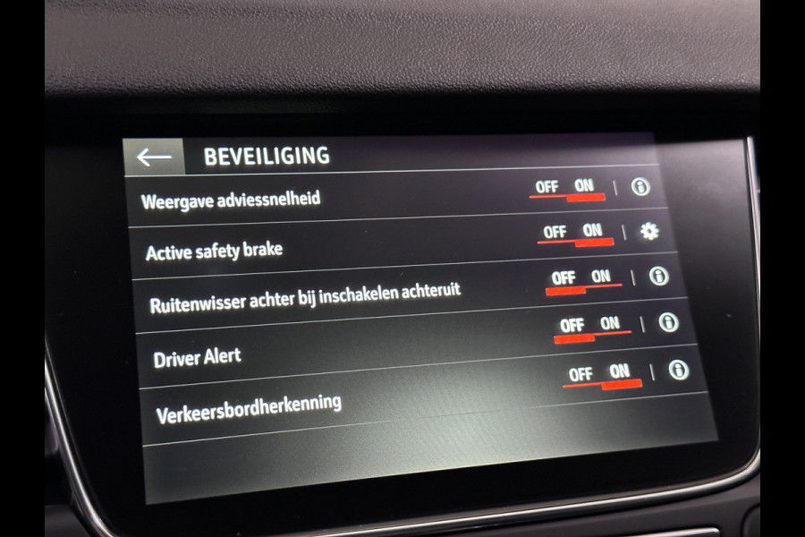 Opel Grandland X 1.6 Turbo Hybrid Elegance Plug in Hybrid 225pk PHEV | Half Lederen Bekleding | Apple Carplay | Navigatie | Camera | Cruise Control | Climate Control | Stoelverwarming |