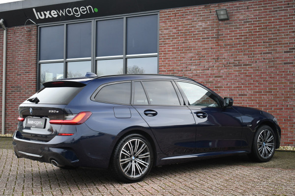 BMW 3 Serie Touring 330e xDrive M-Sport Pano Trekhaak Camera HiFi