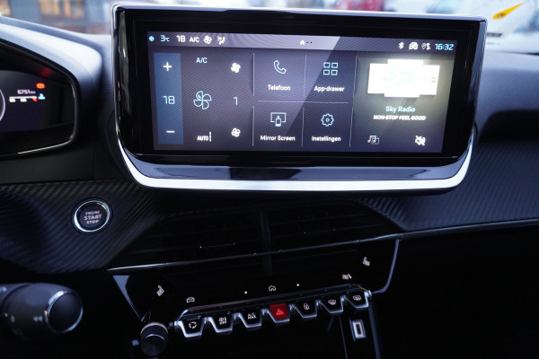 Peugeot 2008 PureTech 130PK Allure Automaat Nr. V051 | Climate | Cruise | Camera | Apple carplay- Android Auto