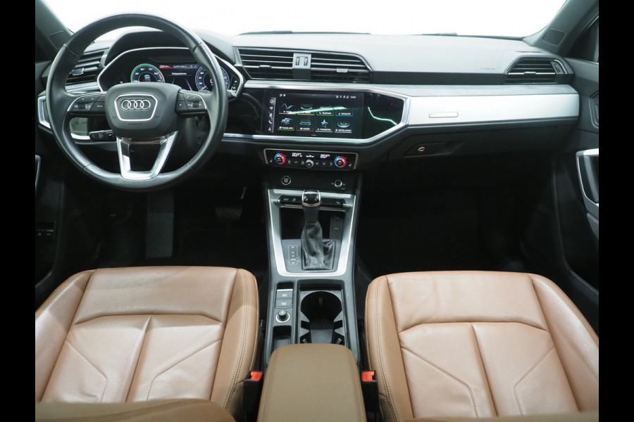 Audi Q3 45 TFSI e edition | Panoramadak | Leder | Keyless | Adaptive Cruise | Camera