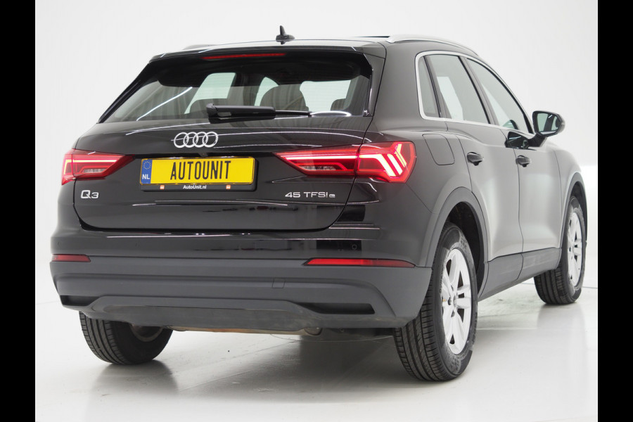 Audi Q3 45 TFSI e edition | Panoramadak | Leder | Keyless | Adaptive Cruise | Camera