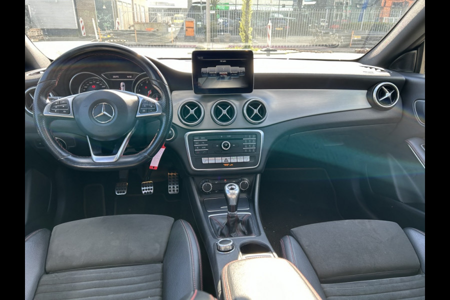 Mercedes-Benz CLA-Klasse 180 Business Solution AMG Panodak