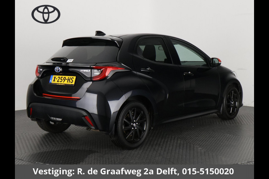 Toyota Yaris 1.5 Hybrid Black Edition | 10 JAAR GARANTIE! | Stoelverwarming | Apple CarPlay & AndroidAUTO | Camera