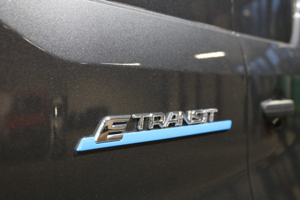 Ford E-Transit 350 L2 H2 Trend 68 kWh Airco Navigatie Camera