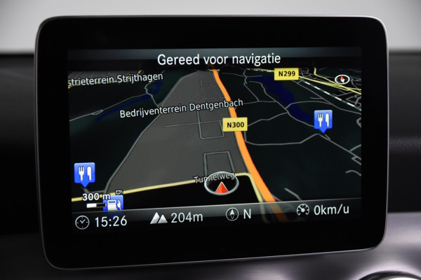 Mercedes-Benz GLA 180 AMG-Line *Navigatie*Leer*Camera*LED*