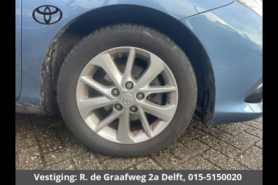 Toyota Auris 1.8 Hybrid Dynamic | Parkeersensoren voor | Parkeerhulp camera | Climate Control